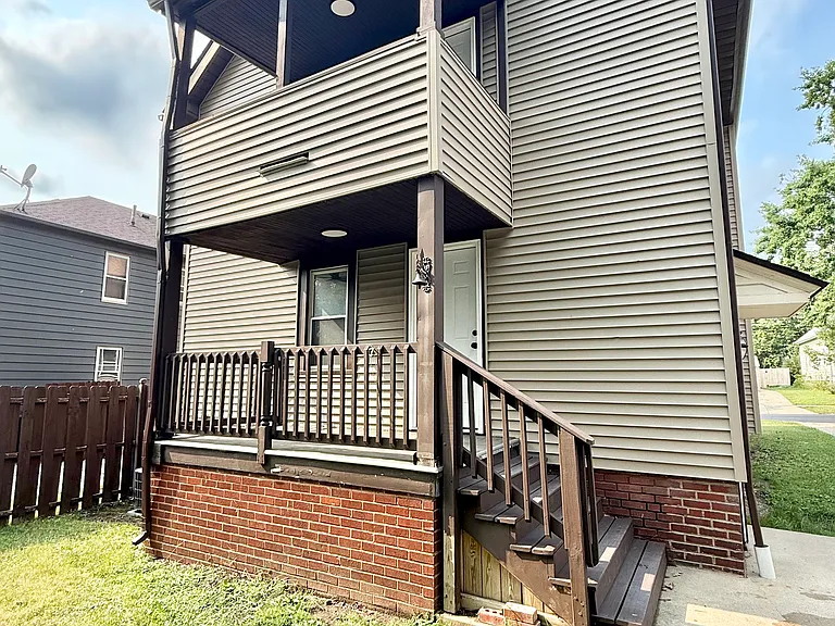 4623 Behrwald Ave — Photo 2