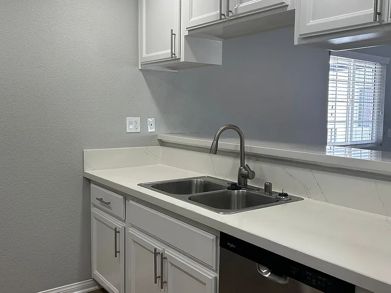 Twin Pines Apartments — Photo 50