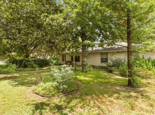 1219 Greenbriar Ln, Cleburne, TX 76033