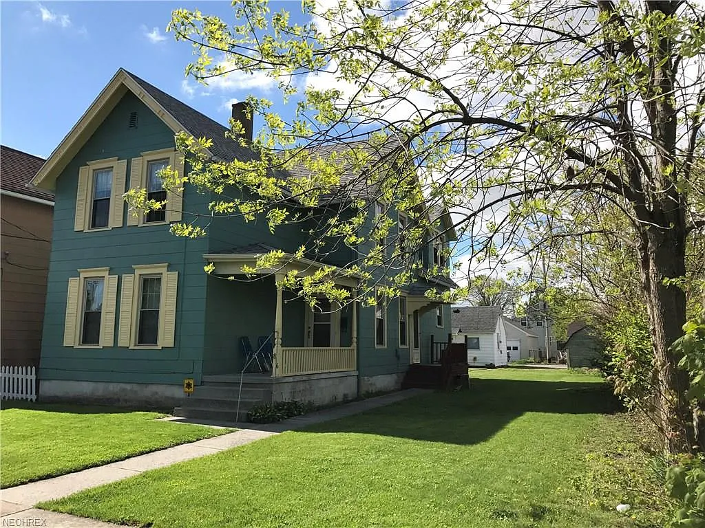 816 4th St photo 1