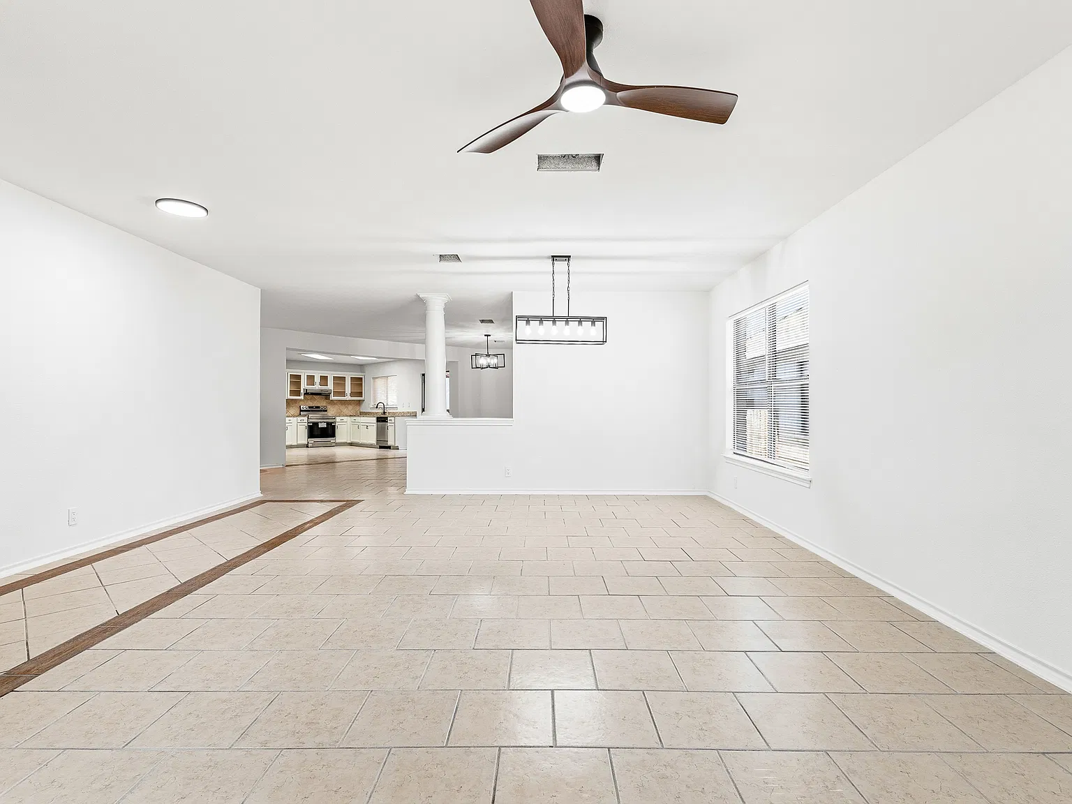 3 bed, 2389 sqft, $2,500 — Photo 4