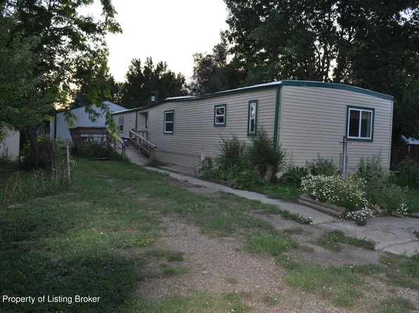 305 3rd Ave E, Bison, SD 57638