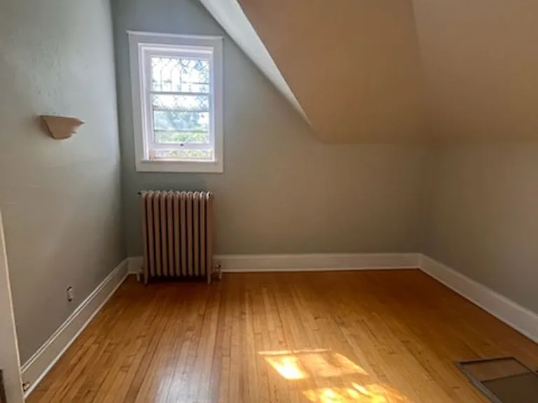 303 N Ashland Ave — Photo 7