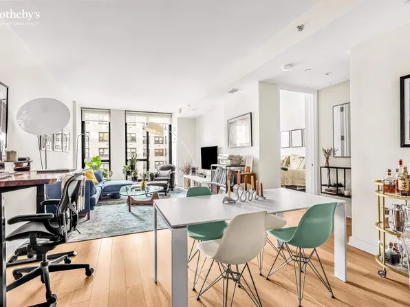 160 East 22nd Street image 2 of 11