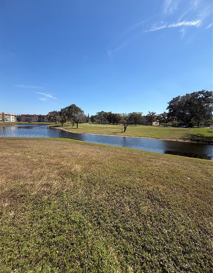 9201 Sunrise Lakes Blvd APT 302
