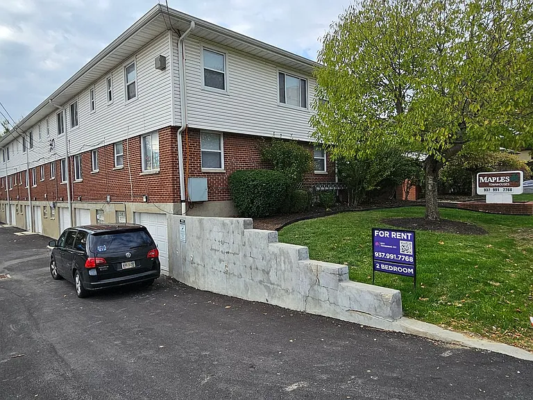 Maples Townhomes — Photo 17
