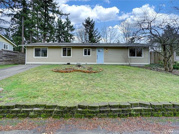2nd image of 2305 Acadia Ct