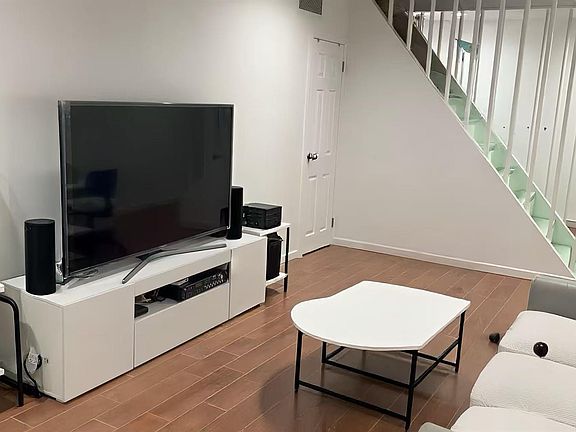 3rd image of 8548 Little Neck Parkway