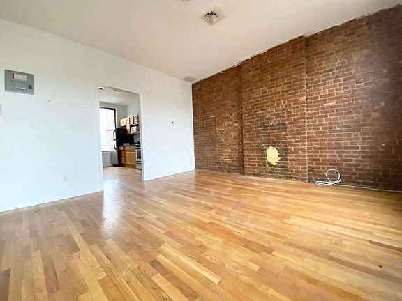 2nd image of 249 Wilson Ave #3FF