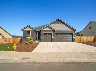 1250 Stonegate Dr #463, Eagle Point, OR 97524