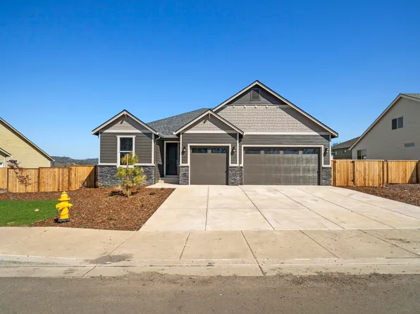 1250 Stonegate Dr #463, Eagle Point, OR 97524