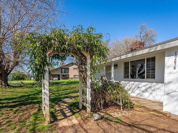 5th image of 19278 Green Acres Ln W