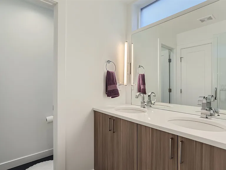 1608 Irving St #4 — Photo 13