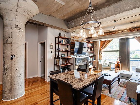 5th image of 1001 W 15th St Unit 326