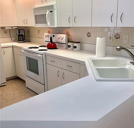 4th image of 802 Montrose Dr Unit 204