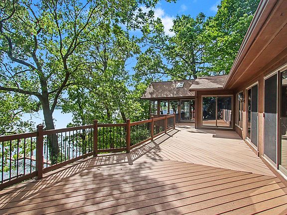 3rd image of 16061 Harbor View Dr