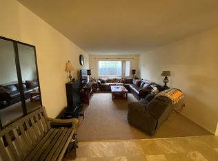 209 E Market St APT 111, Burlington, WI 53105