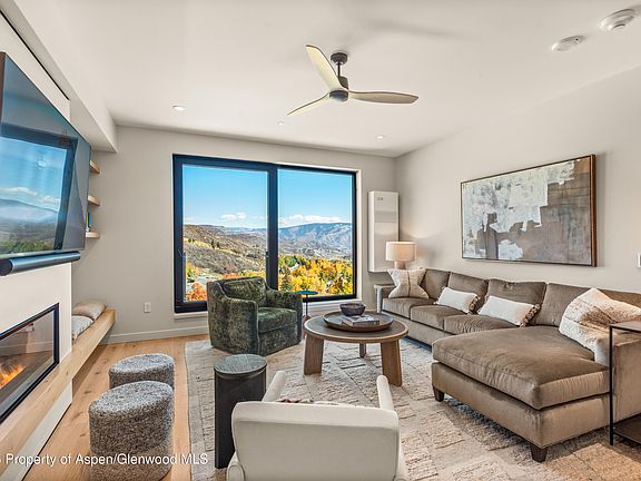 3rd image of 119 Wood Rd #404