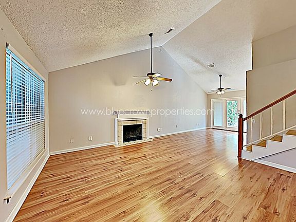 3rd image of 7712 Crownwood Dr