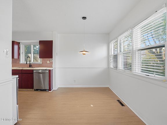 5th image of 2132 Belmont Rd