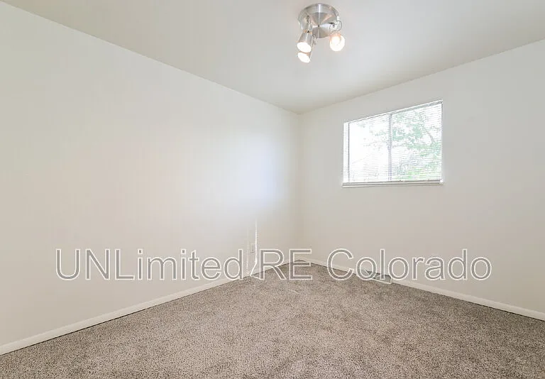 7413 S Albion St — Photo 13