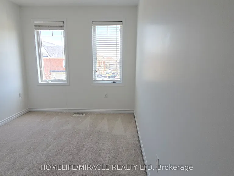 25 Phyllis Dr — Photo 15