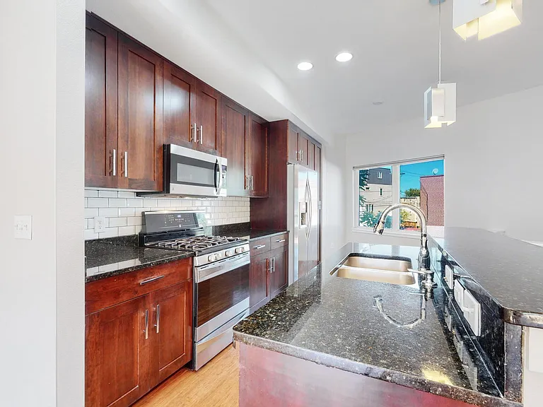 945 S Washington St — Photo 5