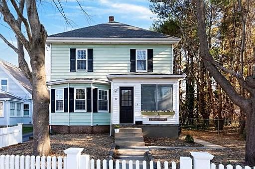 2nd image of 32 Alden St