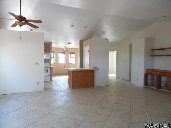 4th image of 2896 Country Club Dr