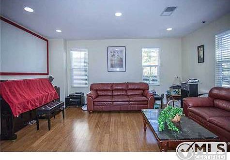 3rd image of 13238 Corte Villanueva