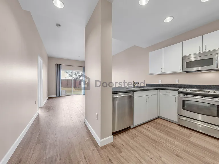 451 Kansas St #322 — Photo 3
