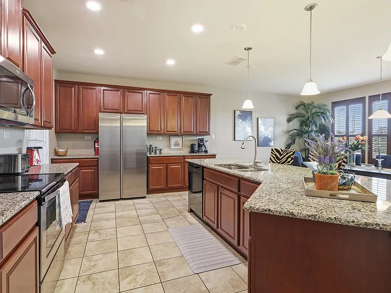 7910 Emmeline Dr — Photo 6