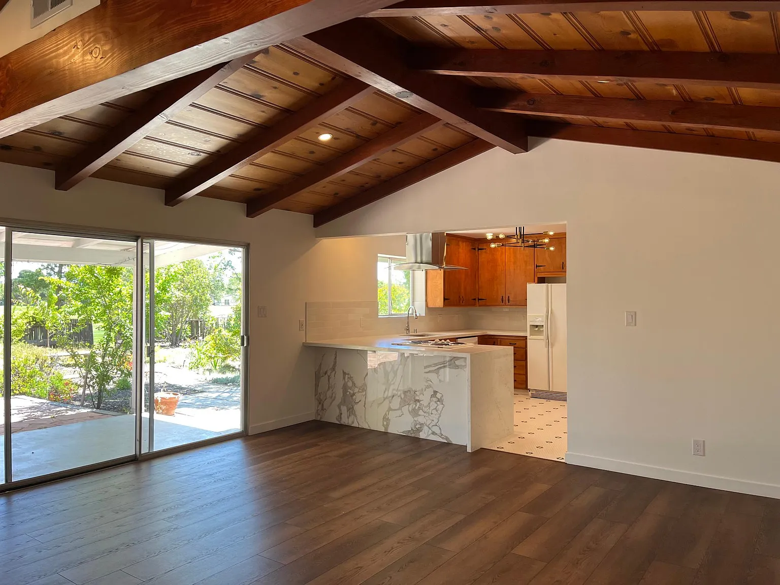 3 bed, 1849 sqft, $3,450 — Photo 2