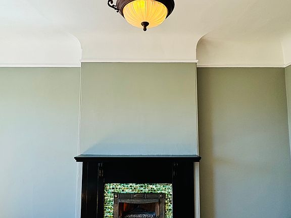 4th image of 526 Elizabeth St