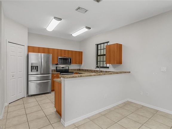 5th image of 15186 Summit Place CIR