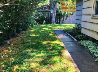 22 Delaware St, Rochester, NY 14607