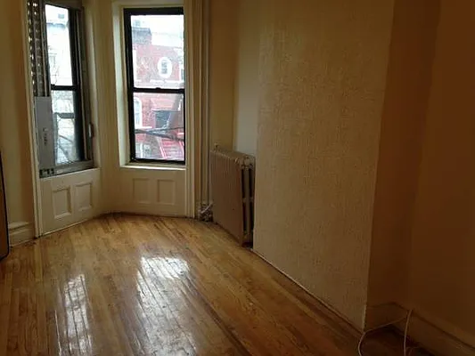 Rented by Premier Metro Realty Corp | media 8