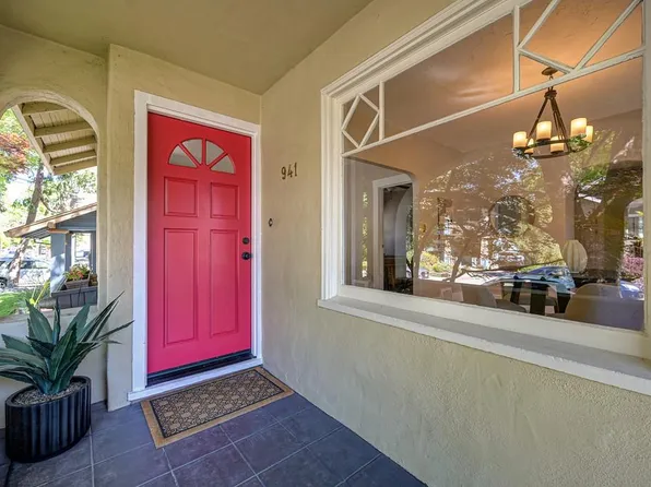 941 33rd St, Sacramento, CA 95816