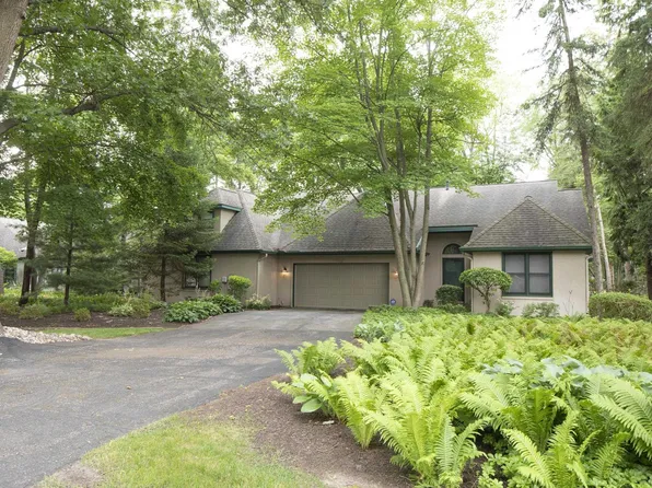 1523 Pine Top Trce, Mishawaka, IN 46545