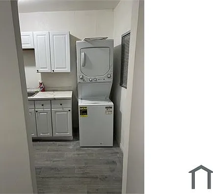 110 E Fredricks St #B — Photo 11