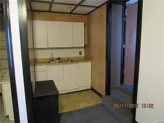 5th image of 1737 Edison Ave