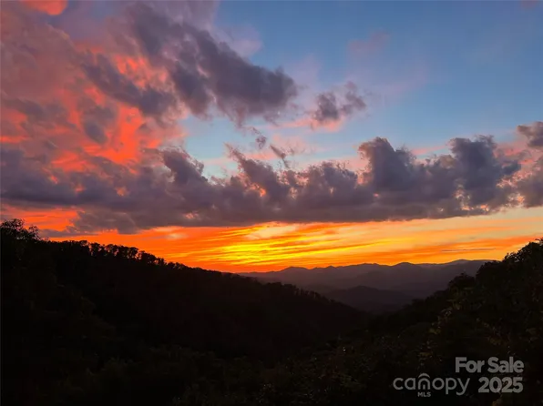 12 Heritage View Dr, Burnsville, NC 28714