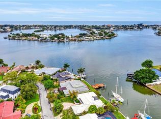 4469 Clearwater Harbor Dr N, Largo, FL 33770