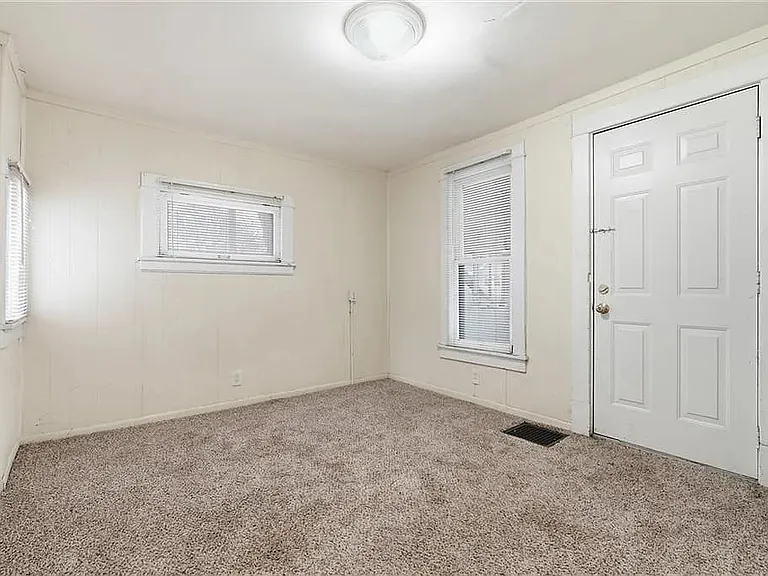 614 Alabama St — Photo 9