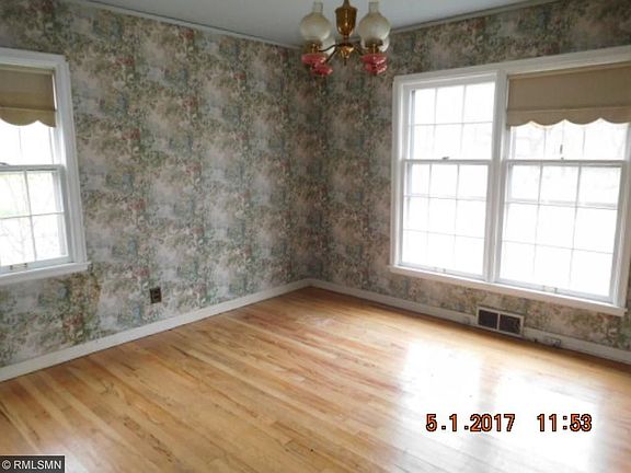 5th image of 593 White Bear Ave N