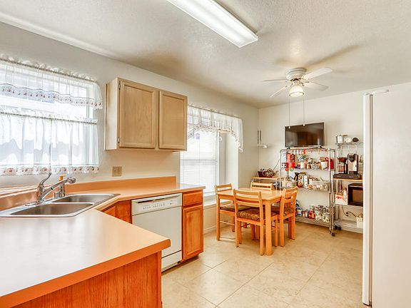 4th image of 7417 Le Conte Dr