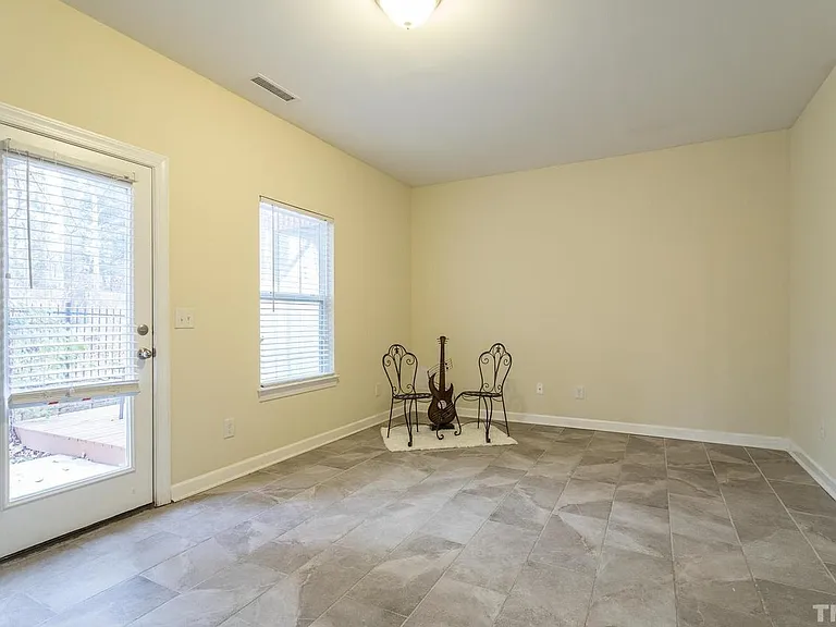 8024 Sycamore Hill Ln — Photo 11