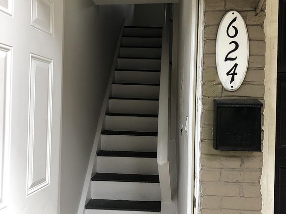 4th image of 624 E Anderson St #1