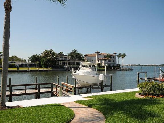 3rd image of 7685 Cove Ter