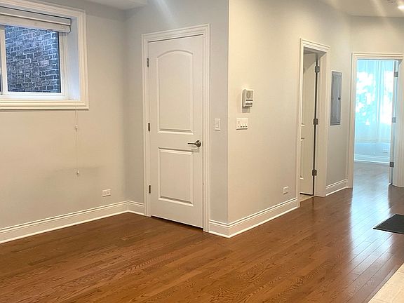 4th image of 1111 N Ashland Ave #2F